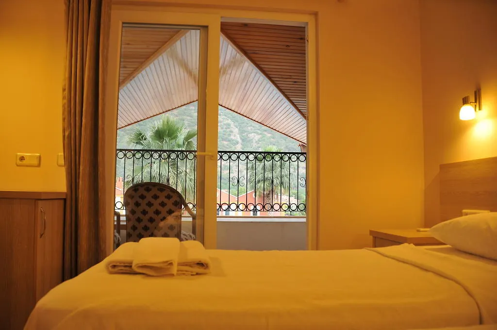 Akdeniz Beach Hotel オルデニズ