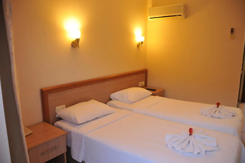 ***  Akdeniz Beach Hotel オルデニズ トルコ