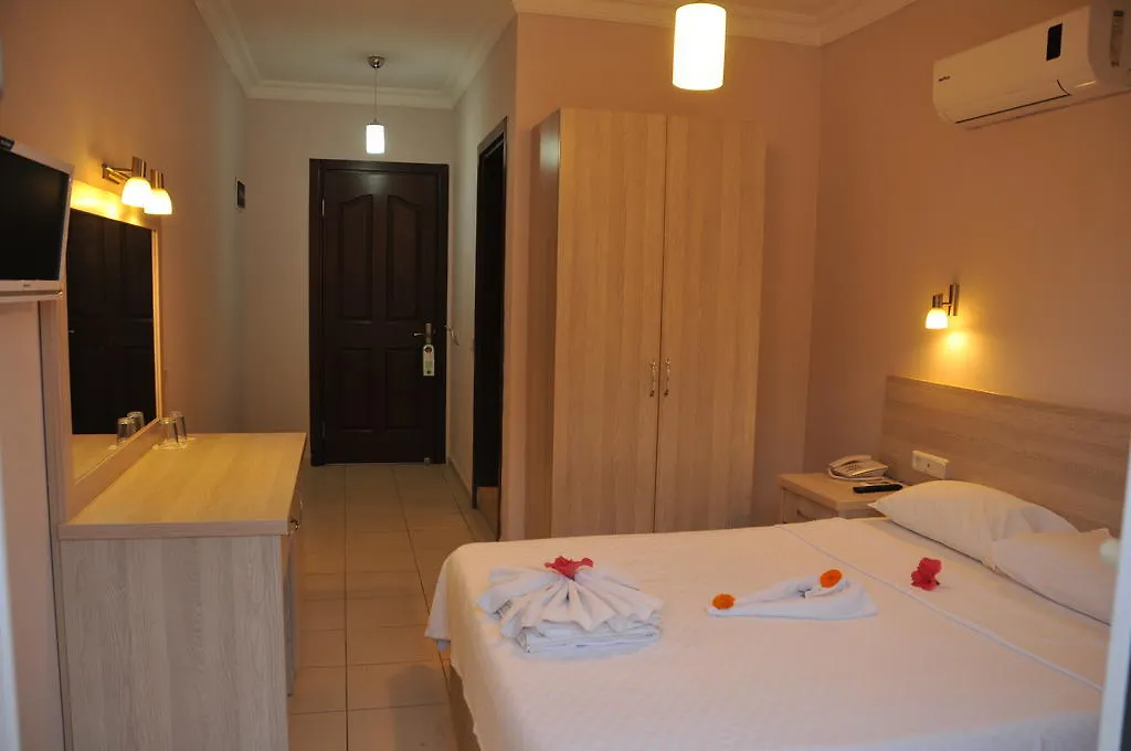 Akdeniz Beach Hotel オルデニズ