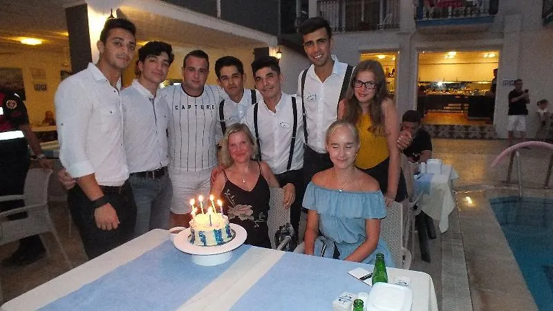 Akdeniz Beach Hotel オルデニズ